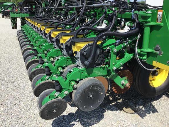 2020 John Deere DB60 Planter