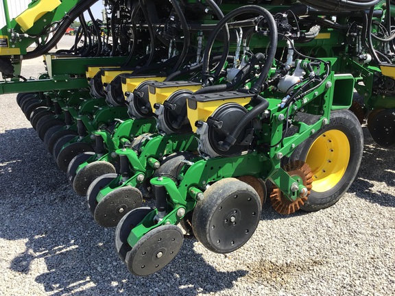 2020 John Deere DB60 Planter