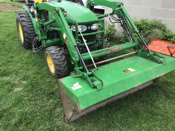 2012 John Deere 2720 CUT Tractor Compact