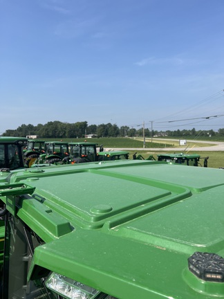 2022 John Deere 7R 290 Tractor