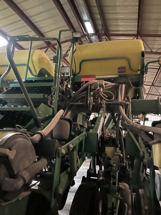 2009 John Deere 1790 Planter