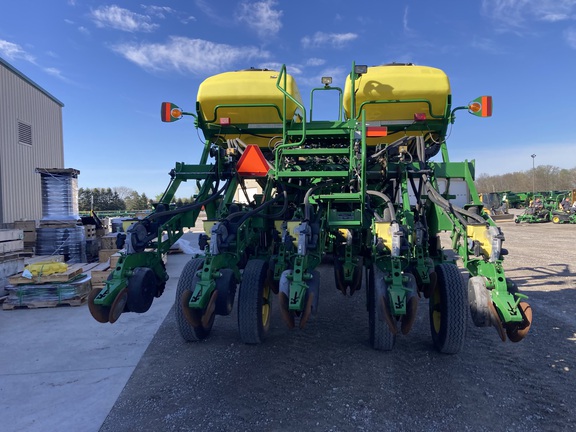 2009 John Deere 1790 Planter