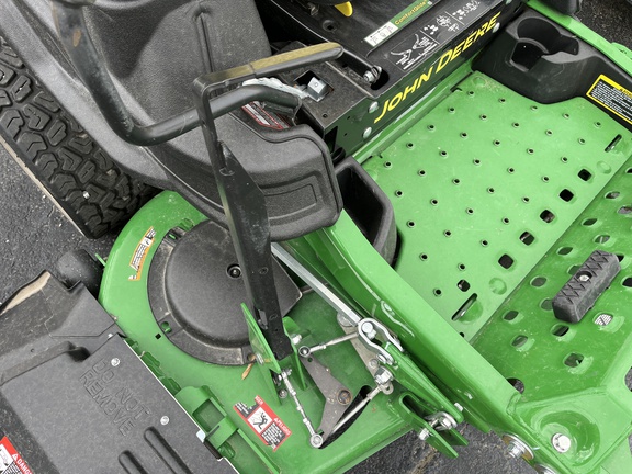 2023 John Deere Z950R Mower/Zero Turn