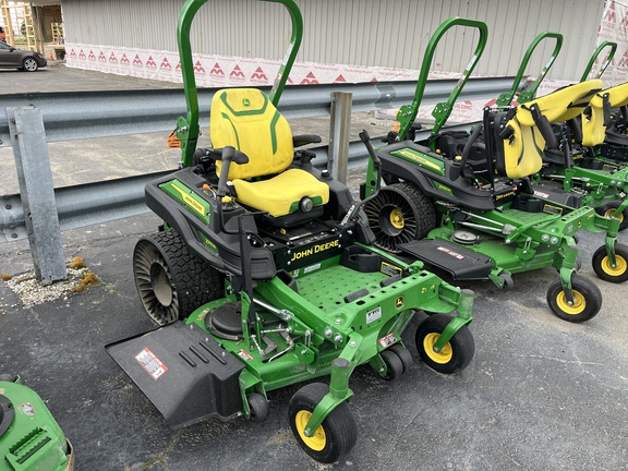 2023 John Deere Z950R Mower/Zero Turn