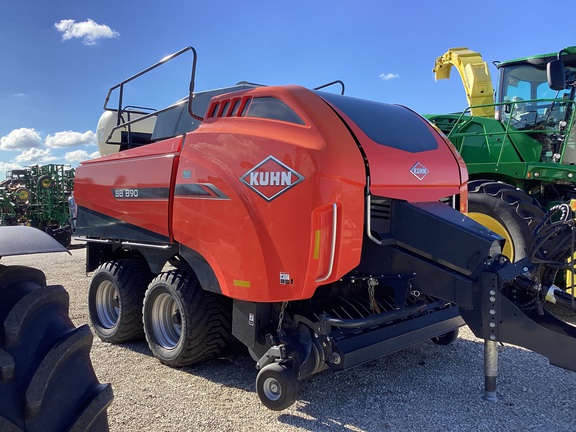 2022 Kuhn SB 890 Optifeed Baler/Big Square