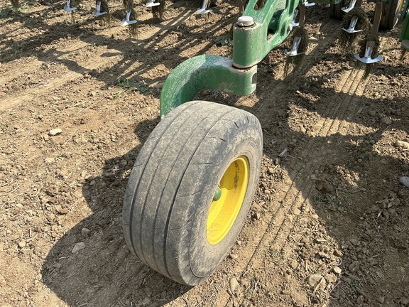 2018 John Deere 2230 Field Cultivator