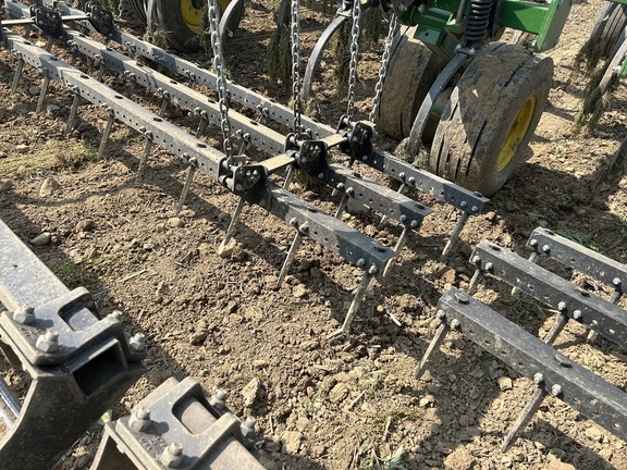 2018 John Deere 2230 Field Cultivator