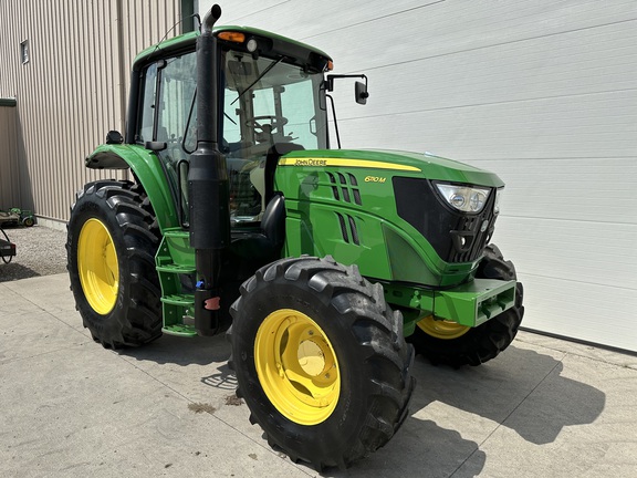 2019 John Deere 6110M Tractor