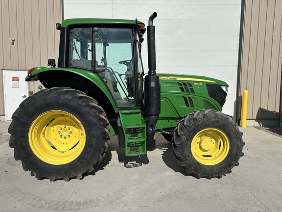 2020 John Deere 6110M Tractor