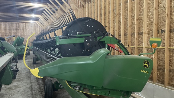 2018 John Deere 645FD Header Combine