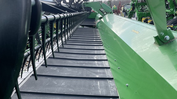 2018 John Deere 645FD Header Combine