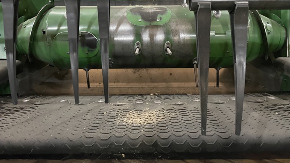 2018 John Deere 645FD Header Combine