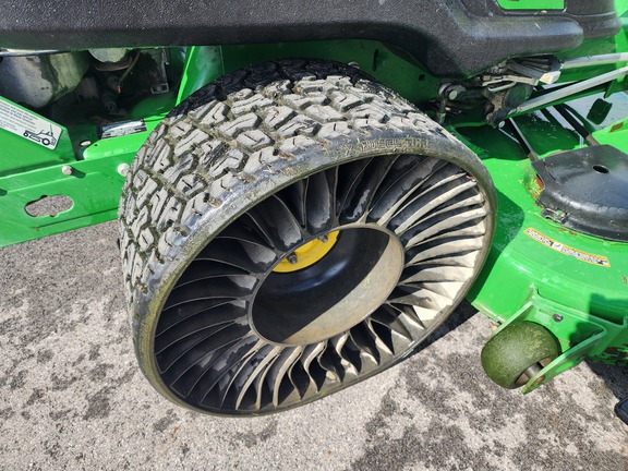 2021 John Deere Z950M Mower/Zero Turn