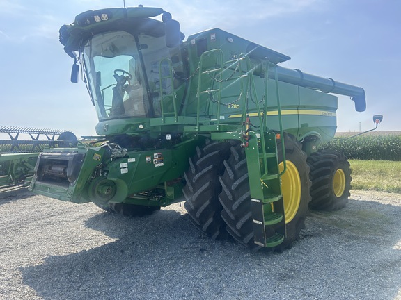 2022 John Deere S780 Combine