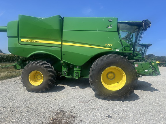 2022 John Deere S780 Combine