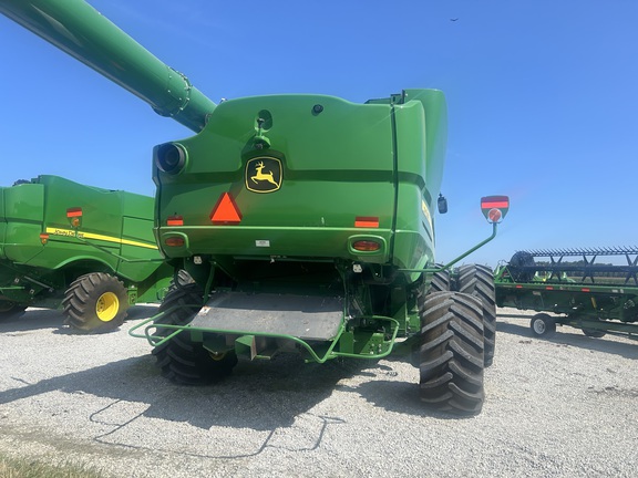 2022 John Deere S780 Combine