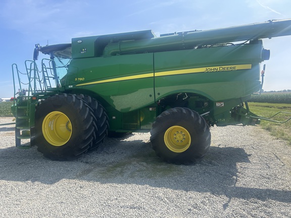 2022 John Deere S780 Combine