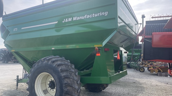 J&M 875-18 Grain Cart