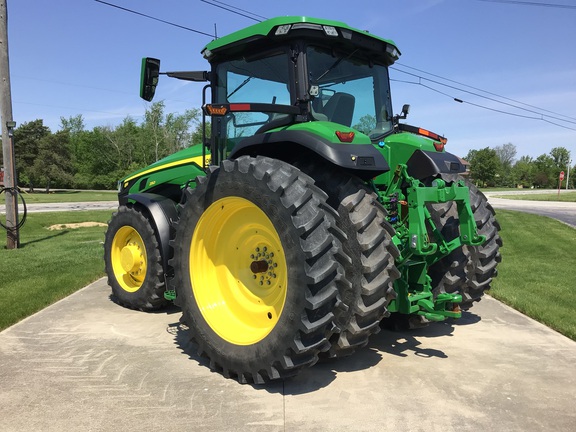 2022 John Deere 8R 250 Tractor