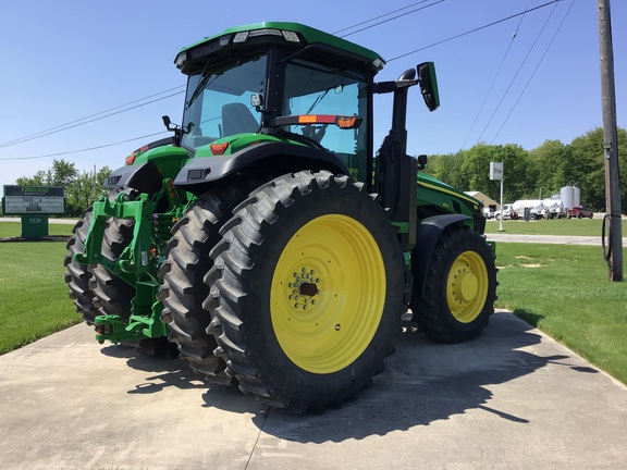 2022 John Deere 8R 250 Tractor