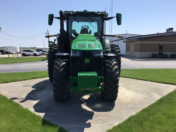 2022 John Deere 8R 250 Tractor