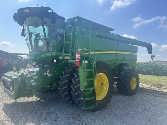 2022 John Deere S780 Combine