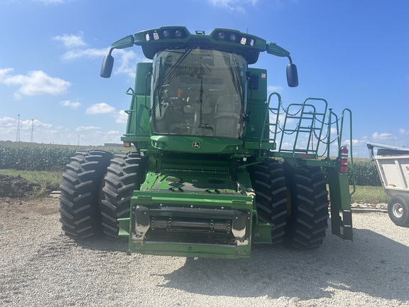 2022 John Deere S780 Combine