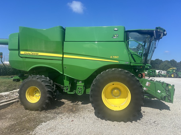 2022 John Deere S780 Combine