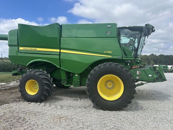 2022 John Deere S780 Combine