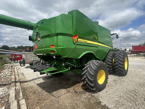 2022 John Deere S780 Combine