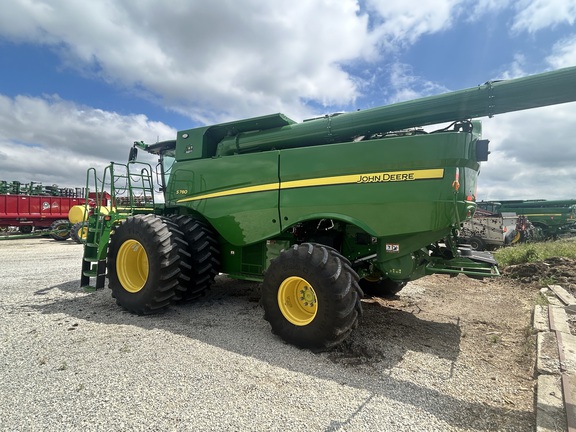 2022 John Deere S780 Combine