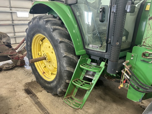 2012 John Deere 7230 Tractor