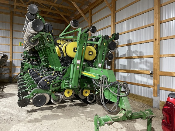 2005 John Deere 1790 Planter