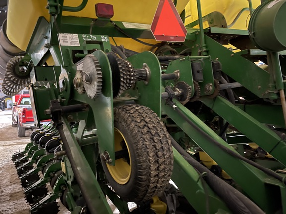 2005 John Deere 1790 Planter