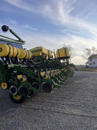 2005 John Deere 1790 Planter