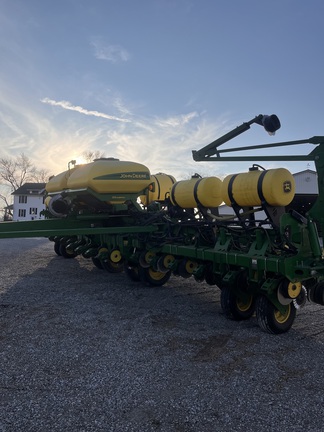 2005 John Deere 1790 Planter