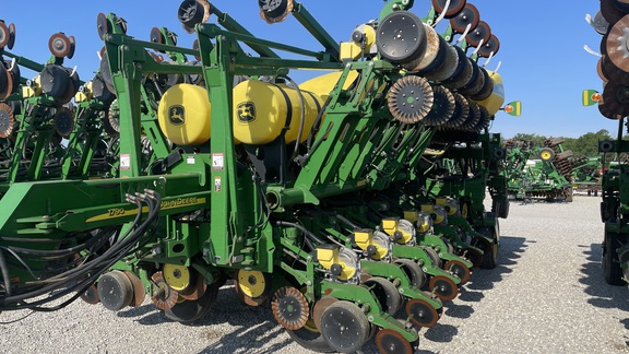 2005 John Deere 1790 Planter