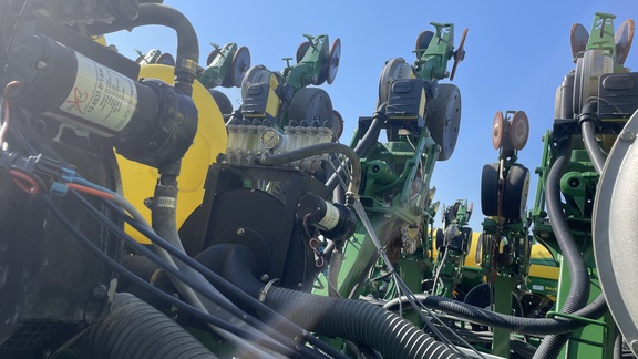 2005 John Deere 1790 Planter