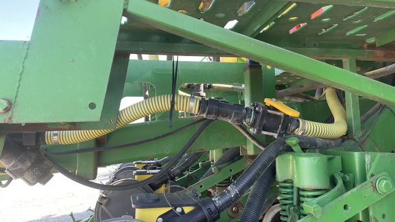 2005 John Deere 1790 Planter