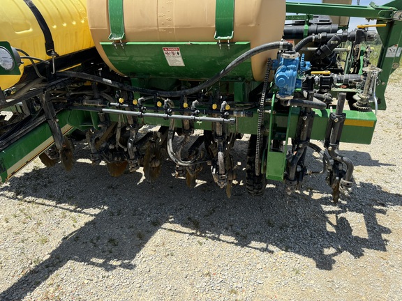 2010 Great Plains YP625A-12TR Planter