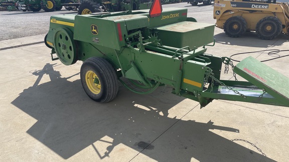 2017 John Deere 338 Baler/Square