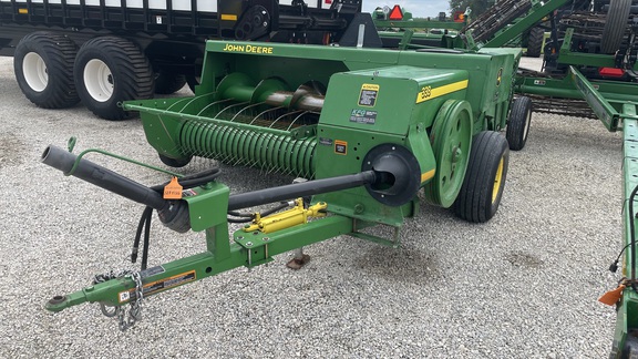 2017 John Deere 338 Baler/Square