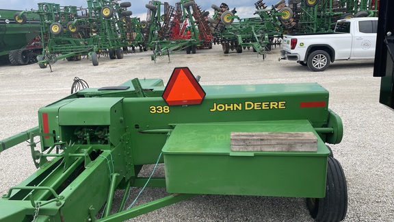 2017 John Deere 338 Baler/Square