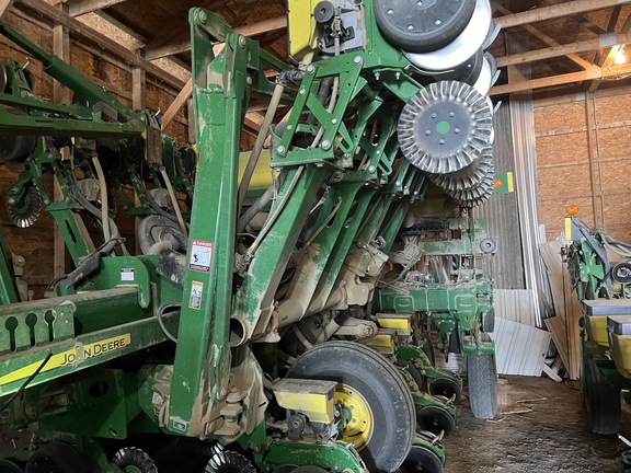 2015 John Deere 1795 Planter