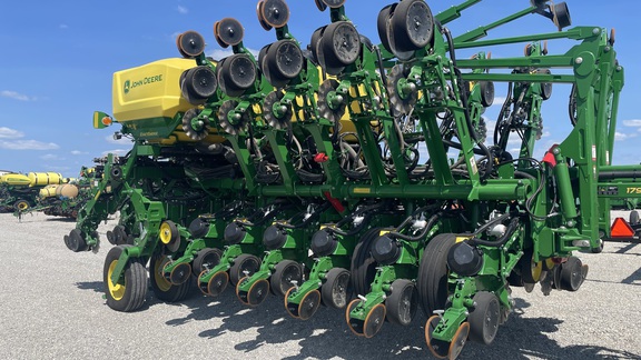 2022 John Deere 1795 Planter