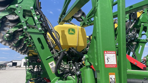 2022 John Deere 1795 Planter