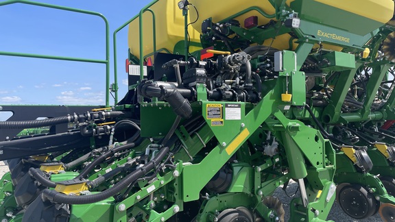 2022 John Deere 1795 Planter