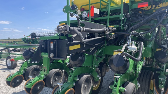 2022 John Deere 1795 Planter