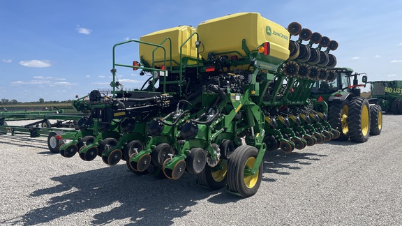 2022 John Deere 1795 Planter