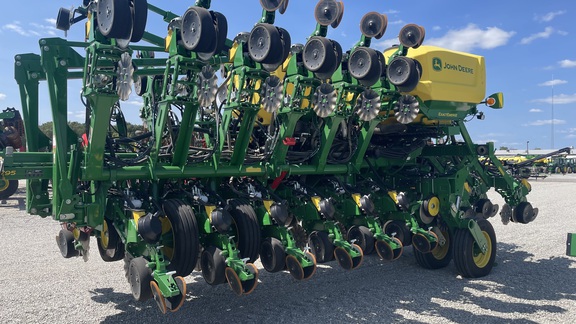 2022 John Deere 1795 Planter